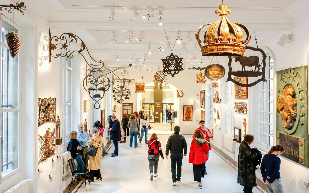 Carnavalet Museum Guided Tour with Permanent Exhibition Access and Historical Insights in Paris Image 2