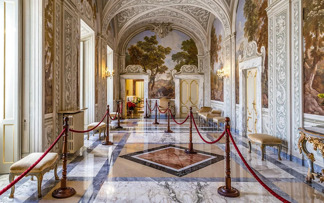 Castel Gandolfo Full Experience with Eco-Minibus Tour of Pontifical Gardens Image 2
