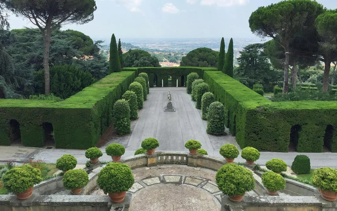 Castel Gandolfo Full Experience with Eco-Minibus Tour of Pontifical Gardens Image 7