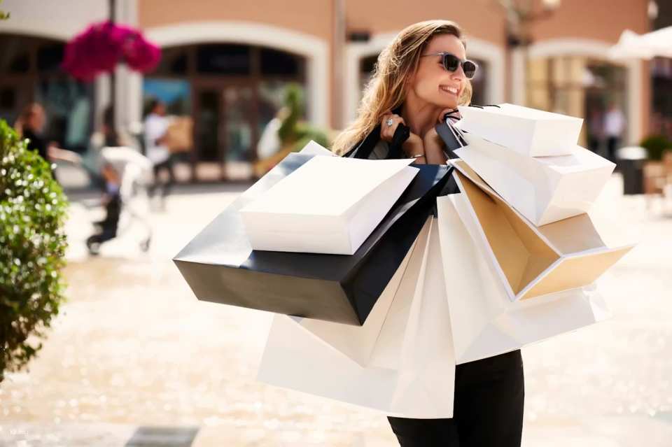 Castel Romano Designer Outlet: Roundtrip Shuttle from Rome | Italy