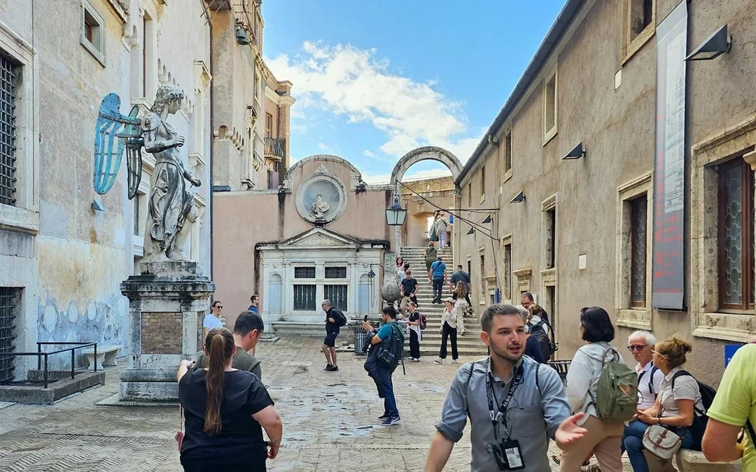 Castel Sant’Angelo Skip-the-Line Guided Tour Image 6
