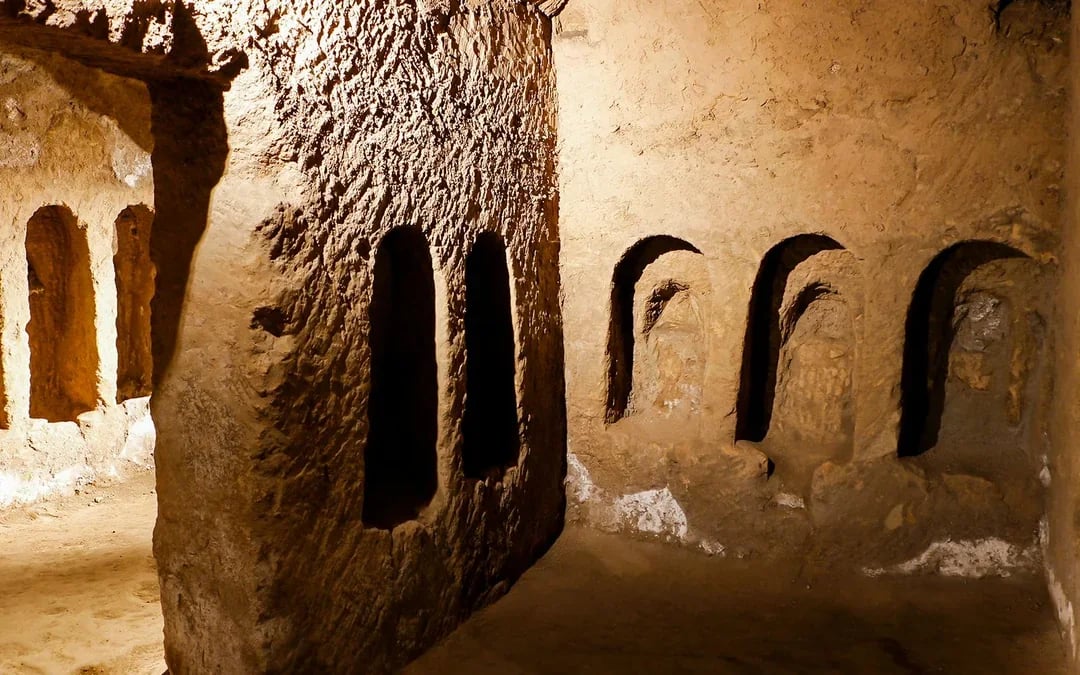 Catacombs of San Gaudioso Entry Tickets & Guided Tour Image 7