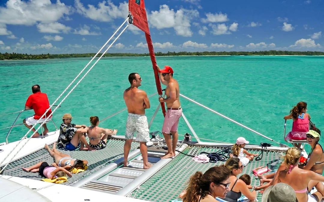 Catamaran Cruise to Ile Aux Cerfs with Parasailing & Lunch Image 7