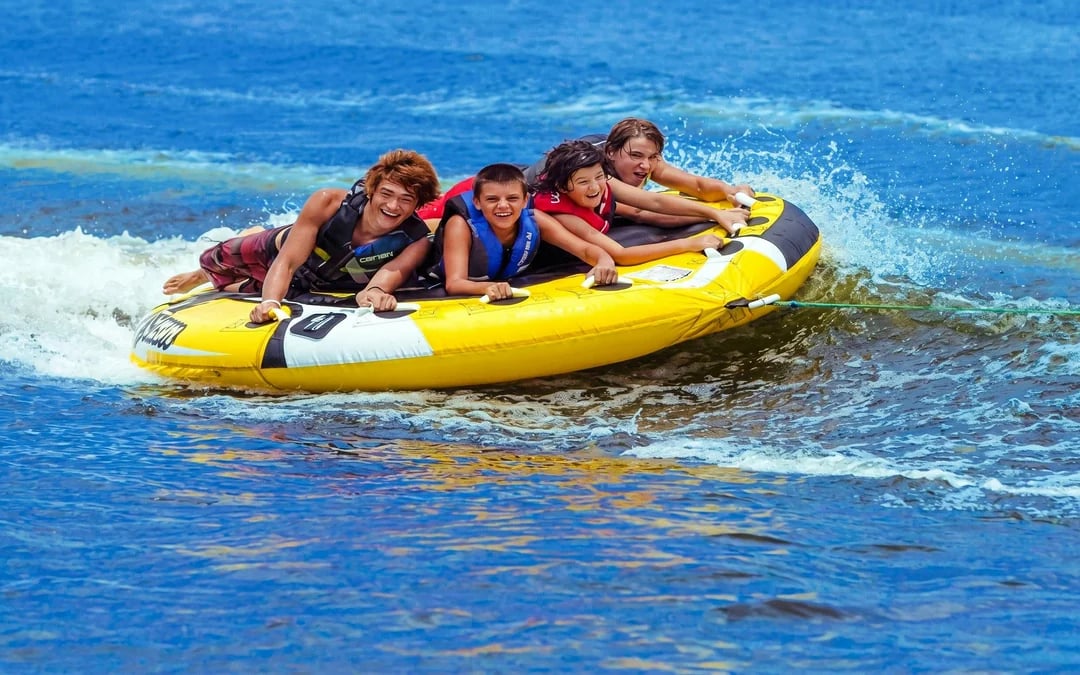 Catamaran Cruise to Ile Aux Cerfs with Parasailing & Lunch Image 10