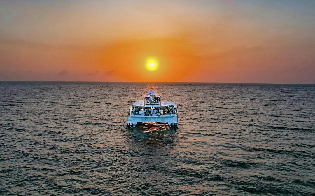 Catamaran Sunset Open Bar Tour in Cartagena Image 1