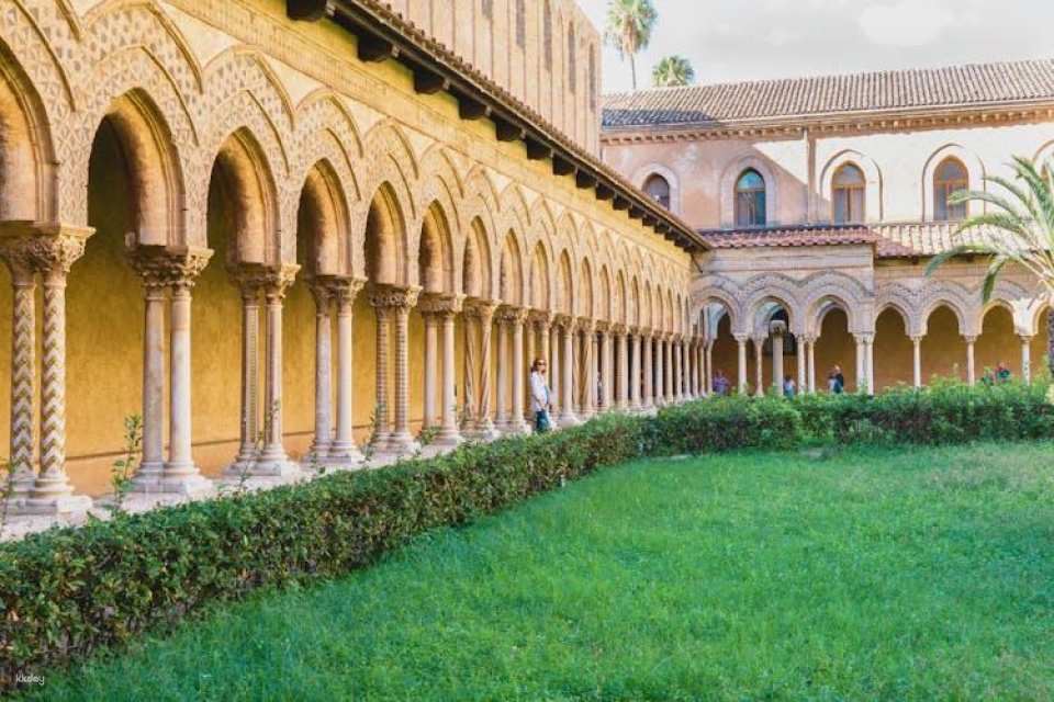 Cefalù and Monreale tour from Palermo with optional boat trip