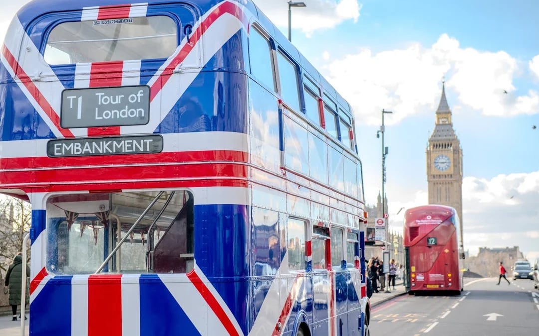 Central London: Afternoon Tea Bus Tour Image 2