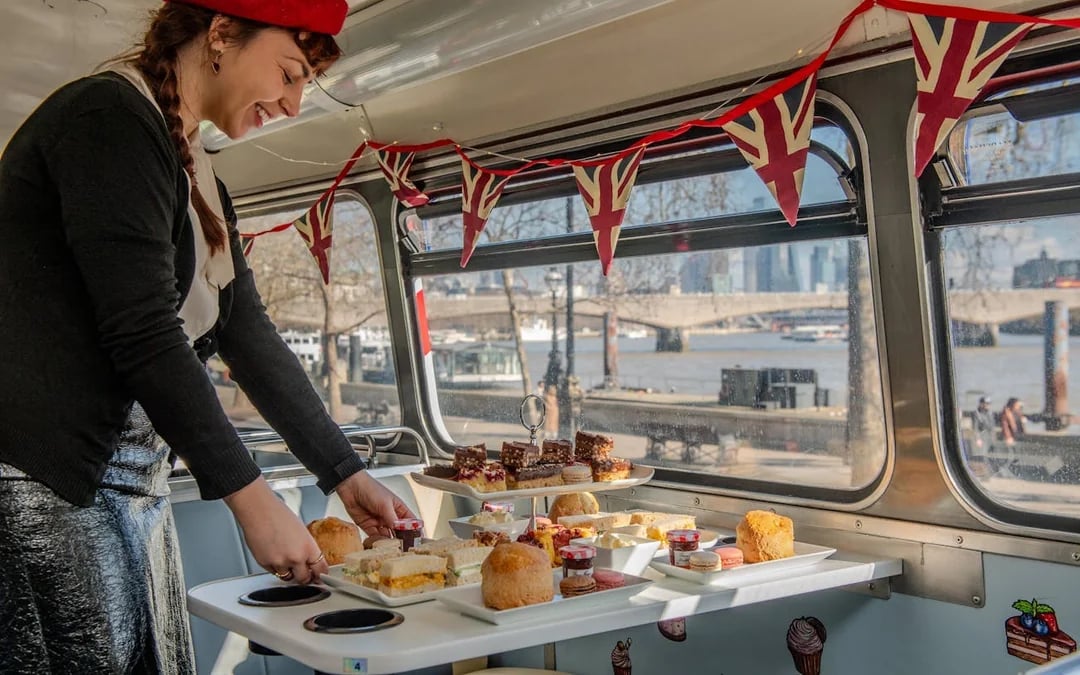Central London: Afternoon Tea Bus Tour Image 10