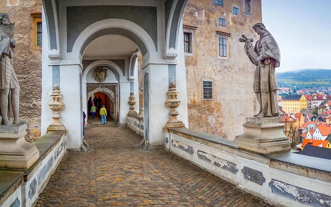 Cesky Krumlov: Old Town & Castle Guided Tour Image 4