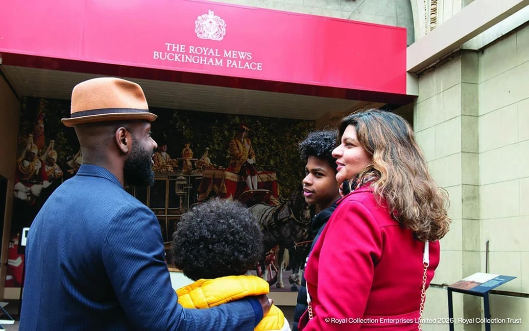 Changing of the Guard Experience with King’s Gallery Tickets and Optional Royal Mews Image 5