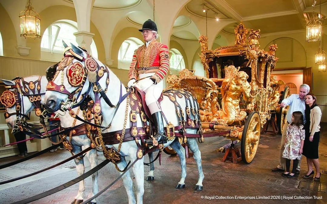 Changing of the Guard Experience with King’s Gallery Tickets and Optional Royal Mews Image 6