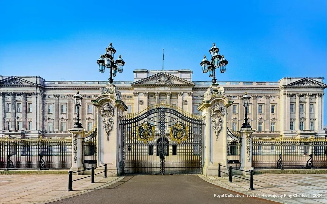 Changing the Guard Ceremony at Buckingham Palace Image 5