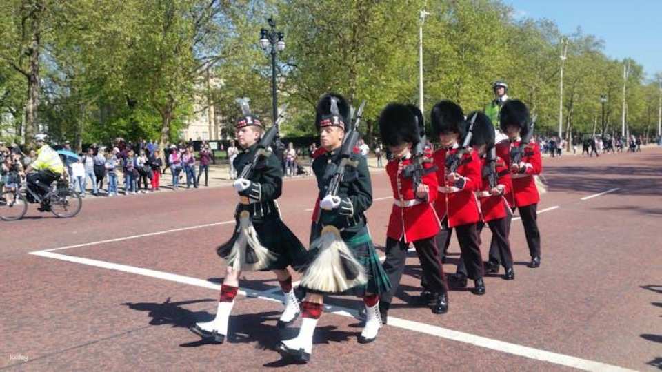 Changing the Guard Ceremony guided walking tour