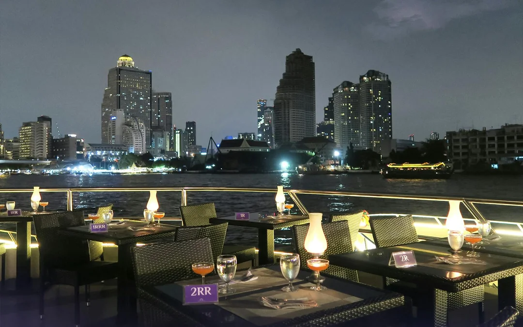 Chao Phraya Princess Cruise with Buffet Dinner & Live Music Image 9