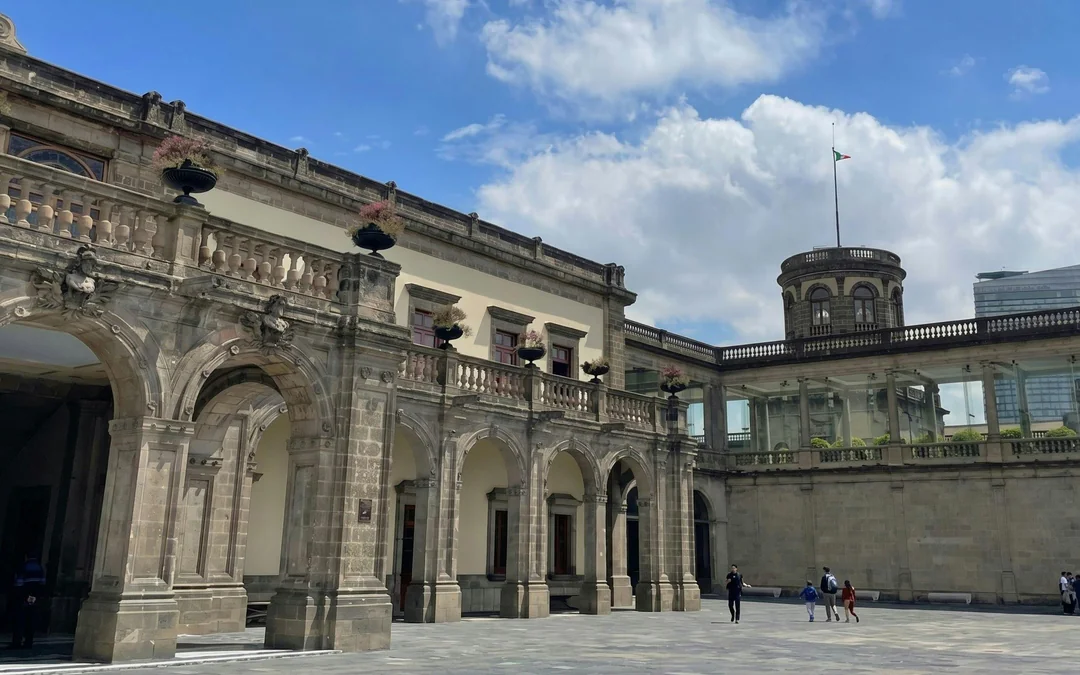 Chapultepec Castle Small Group Guided Tour Image 2