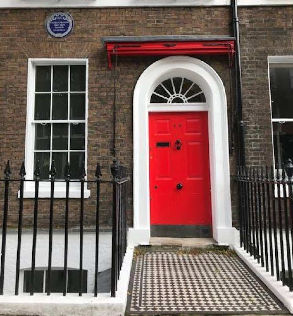 Charles Dickens London exploration game and tour
