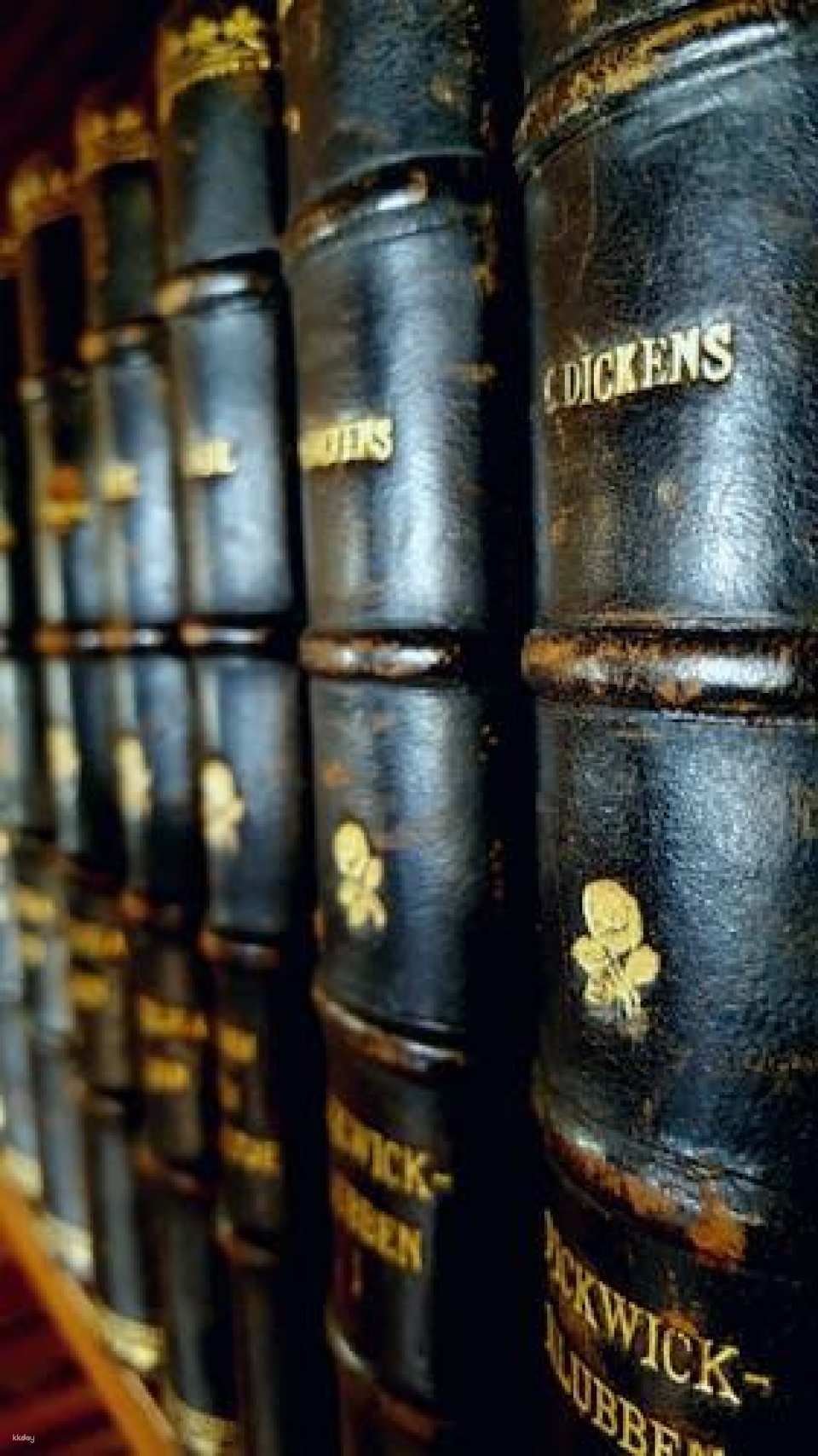 Charles Dickens London exploration game and tour