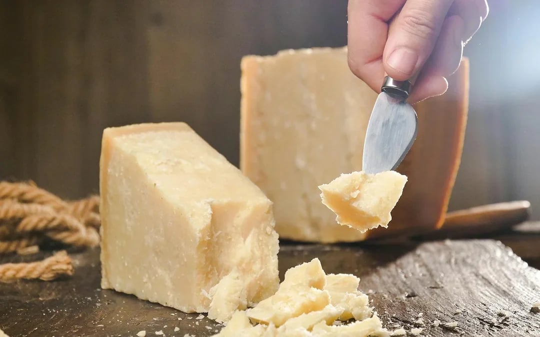 Cheese Museum Guided Tour & Tastings Image 10