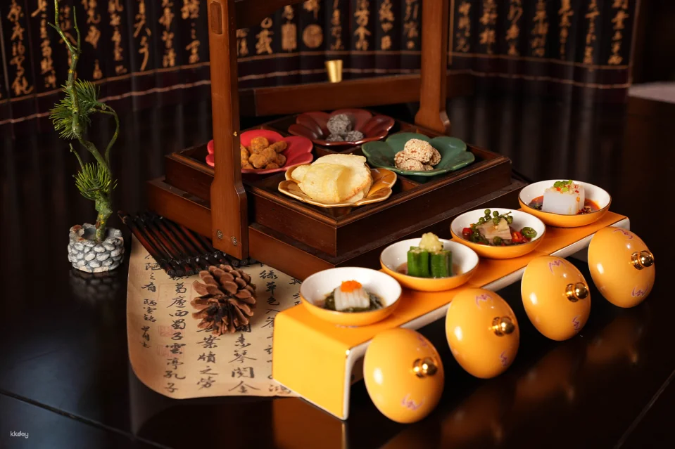 Chengdu Grand Tang Dynasty Feast Immersive Day (Dunhuang Flying Apsaras Performance + Imperial Delicacies Tasting + Hanfu Experience + Western Regions Whirlwind Dance Interaction + Travel Back to the Tang Dynasty Palace)