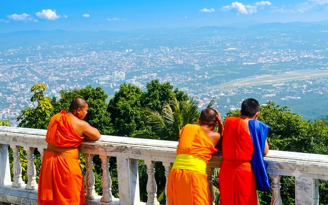 Chiang Mai Doi Suthep Temple and Wat Pha Lat Small-Group Guided Hike on Monk's Trail Image 1