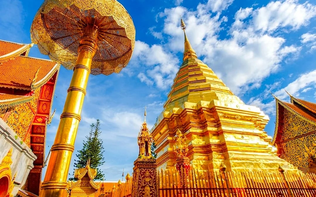 Chiang Mai Doi Suthep Temple and Wat Pha Lat Small-Group Guided Hike on Monk's Trail Image 8