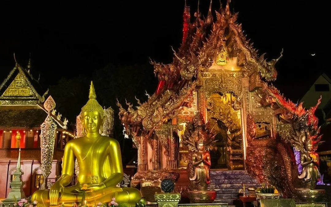 Chiang Mai Night Tuk-Tuk Tour: Temples and Night Market with Street-Food Tasting Image 2