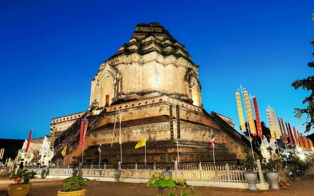 Chiang Mai Small-Group Temple Walking Tour Image 2