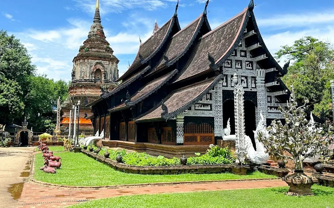 Chiang Mai Small-Group Temple Walking Tour Image 5
