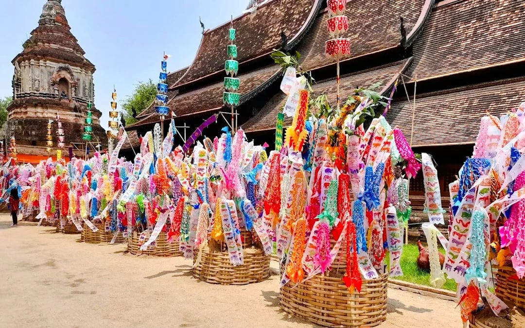 Chiang Mai Temples Small-Group Guided Tour with Wat Umong Entry Image 8