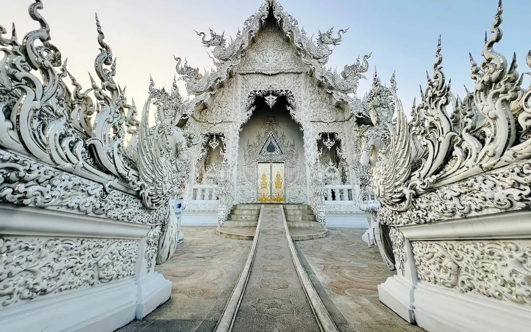 Chiang Rai Guided Tour: White Temple, Blue Temple & Black House Museum with Lunch & All Admissions Included Image 3