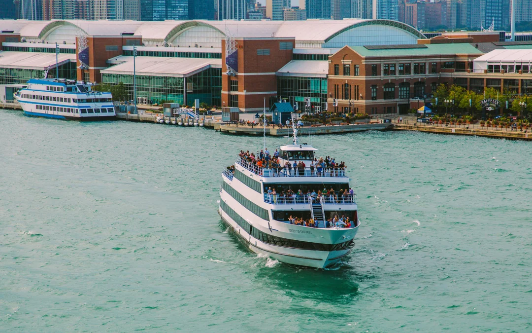 Chicago Lunch Cruise Image 4