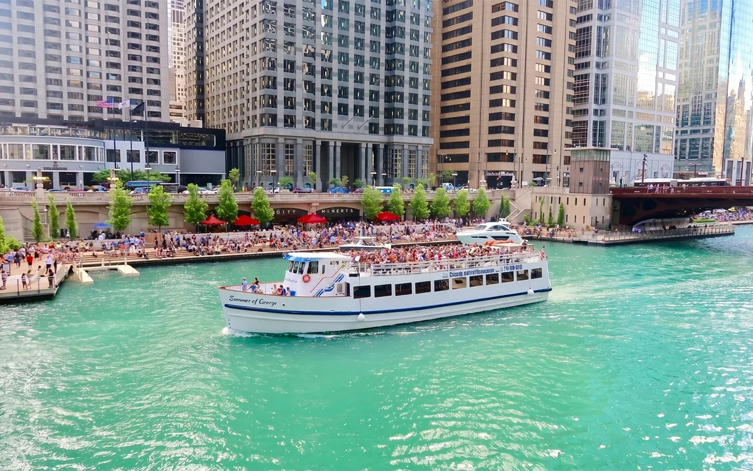 Chicago River Architecture Cruise Image 4