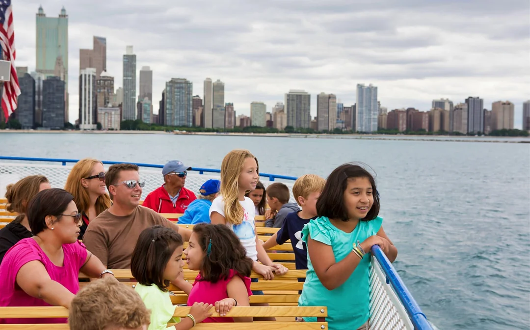 Chicago Skyline Lake Tour Image 4