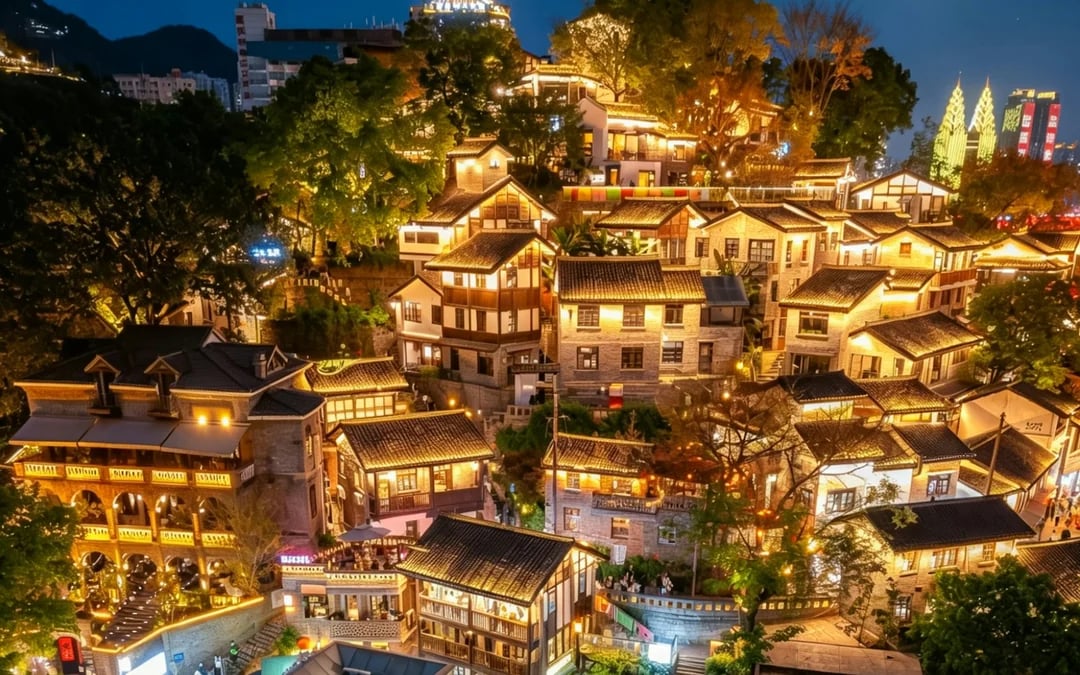 Chongqing Two-River Night Cruise with Door-to-Door Pick-up, Xiahaoli Old Street and Scenic Drive Image 3