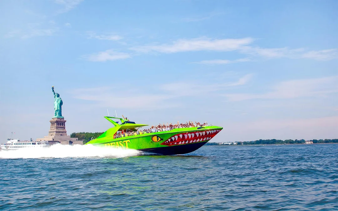 Circle Line: Statue of Liberty Speedboat Ride Image 1