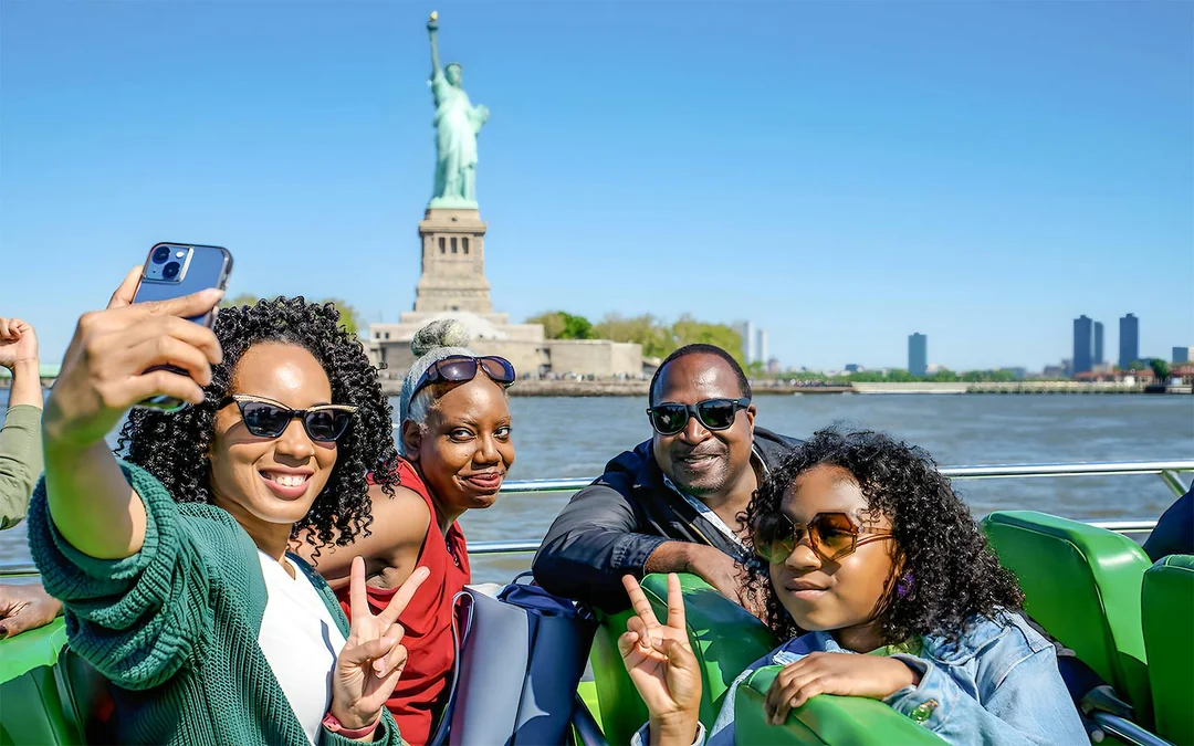 Circle Line: Statue of Liberty Speedboat Ride Image 2
