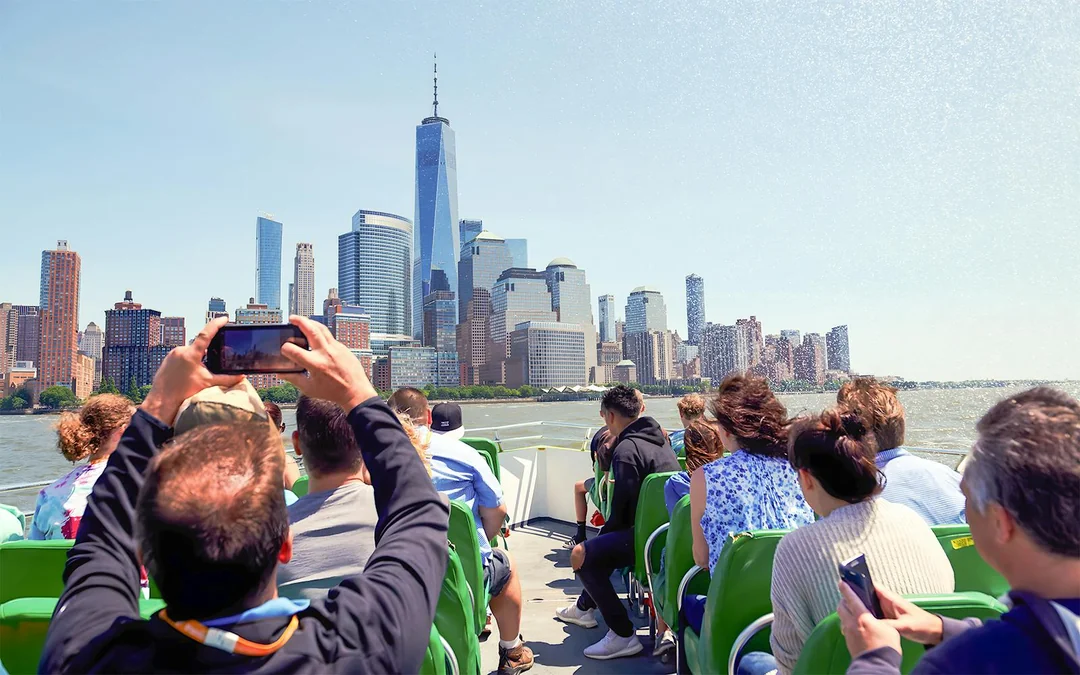 Circle Line: Statue of Liberty Speedboat Ride Image 5