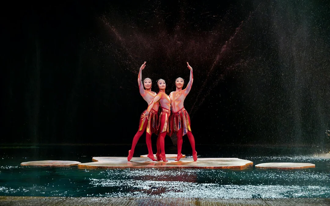 Cirque du Soleil 'O': Las Vegas Image 4