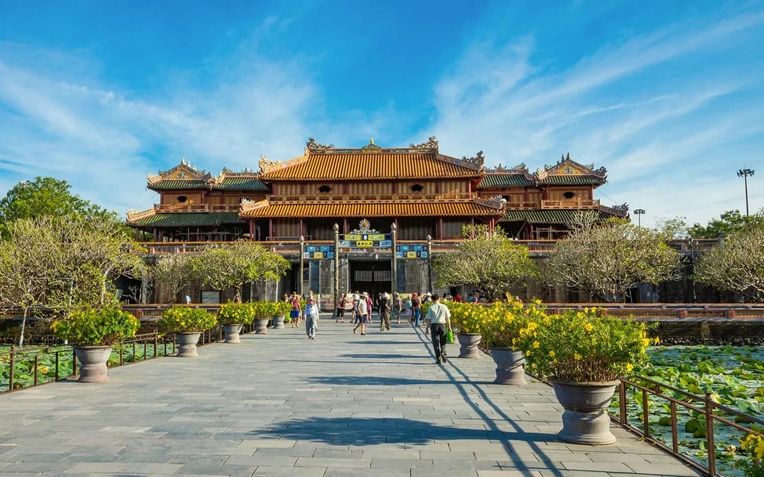 City Sightseeing: Hue Hop-on Hop-off Bus Tour Image 4