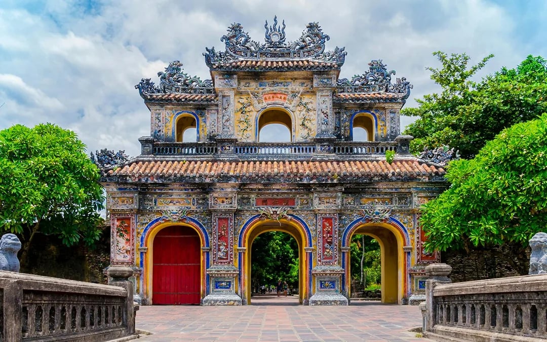 City Sightseeing: Hue Hop-on Hop-off Bus Tour Image 7