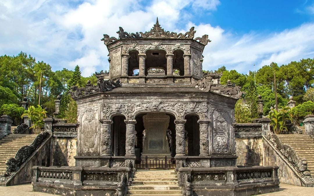 City Sightseeing: Hue Hop-on Hop-off Bus Tour Image 9