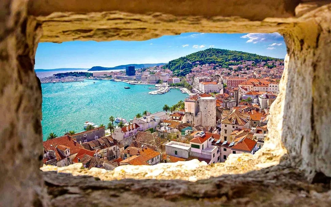 City Sightseeing: Split Hop-on Hop-off Bus Tour with Panoramic Tour Image 9