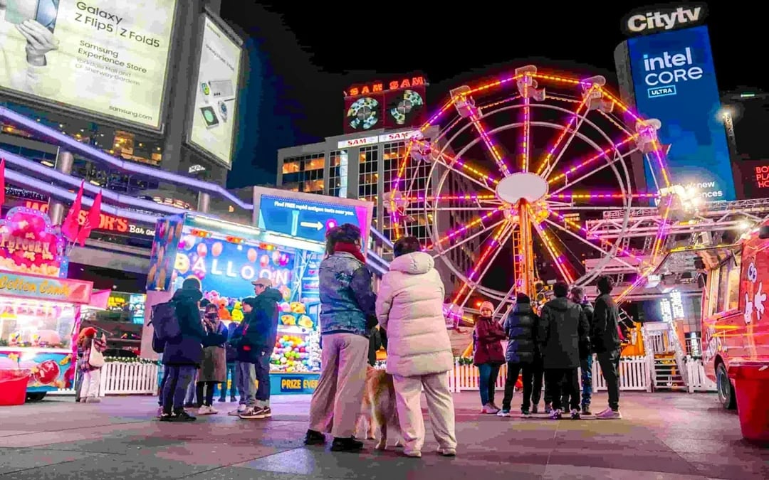 City Sightseeing: Toronto Festive Lights Panoramic Tour Image 4