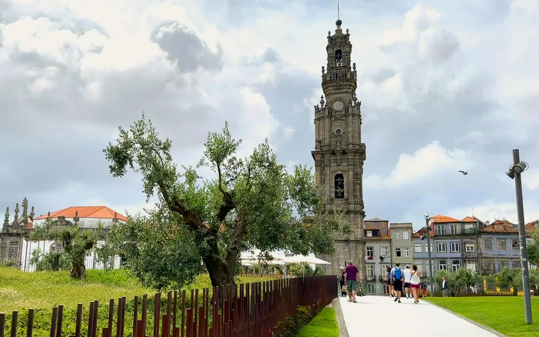 Clérigos Tower Guided Tour with Porto City Highlights Image 1