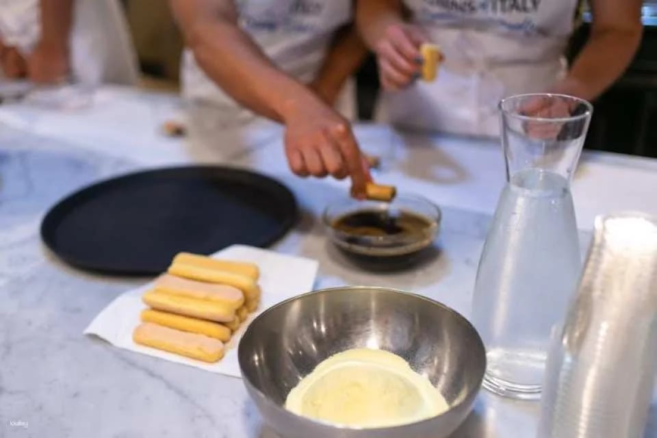 Coffee and tiramisù cooking class in Florence