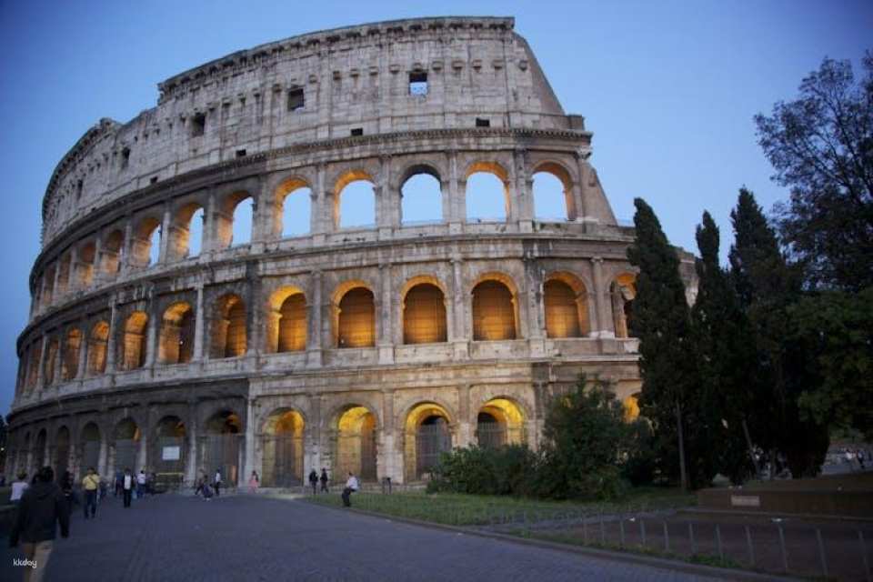 Colosseum evening tour with optional arena floor access
