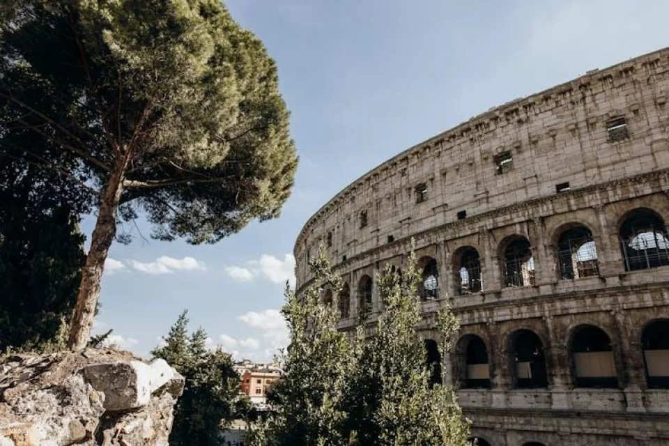Colosseum with the arena floor, Roman Forum and Palatine Hill tour