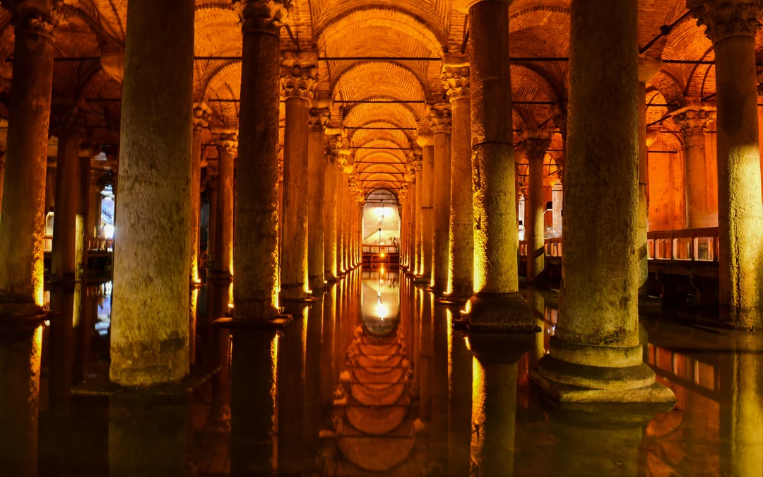 Combo: Blue Mosque, Hagia Sophia & Basilica Cistern Guided Tour + Bosphorus Cruise Image 2