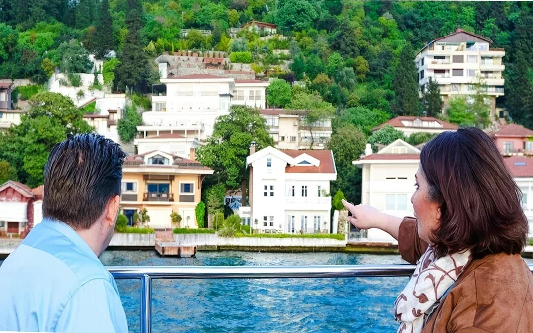 Combo: Blue Mosque, Hagia Sophia & Basilica Cistern Guided Tour + Bosphorus Cruise Image 11