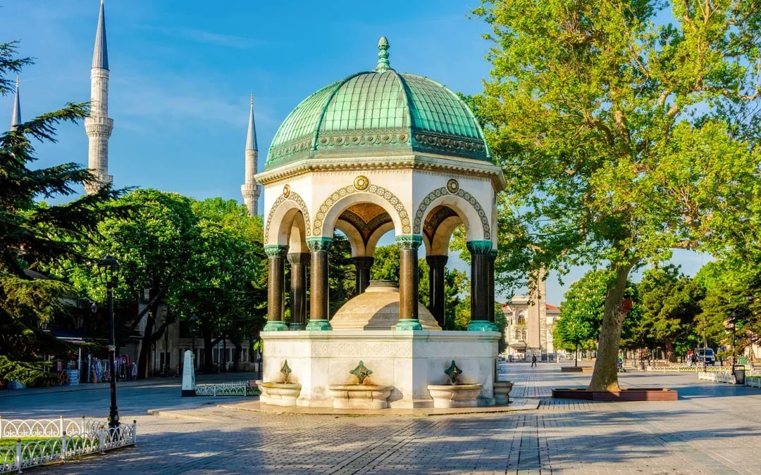 Combo: Blue Mosque, Hagia Sophia & Basilica Cistern Guided Tour + Bosphorus Cruise Image 7
